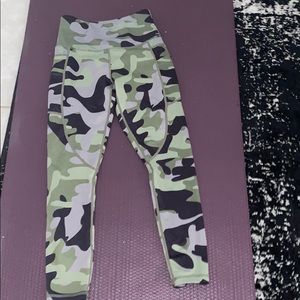 Camo leggings
